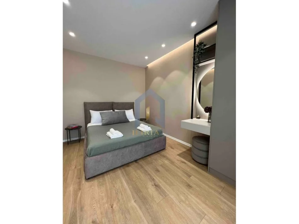 Tirane, jap me qera apartament 1+1+Ballkon Kati 4, 60 m² 600 € (Siri Kodra)