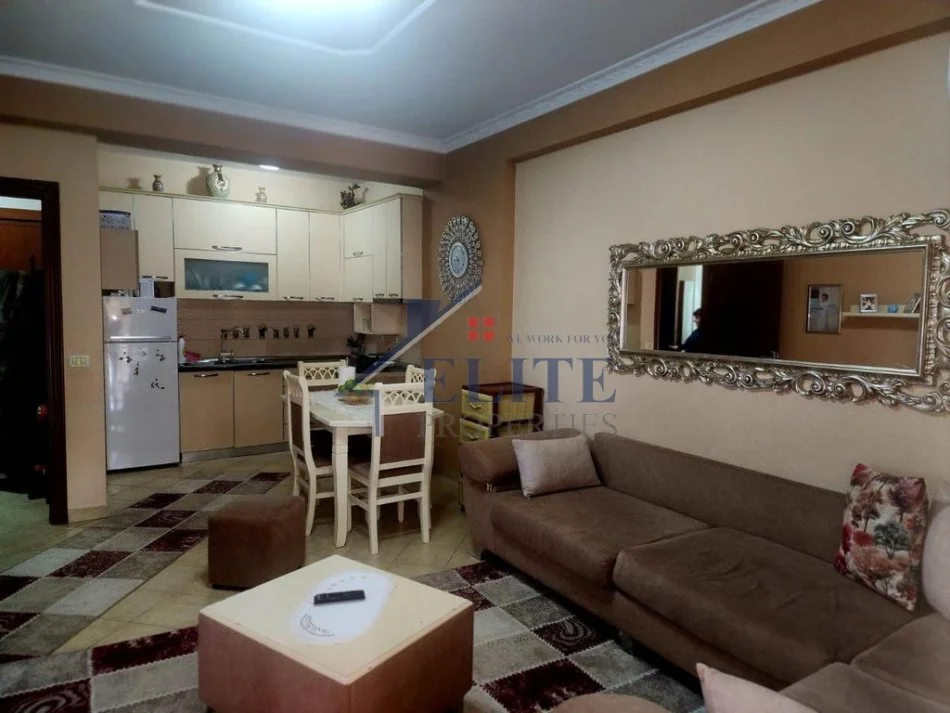 Tirane, shitet apartament 1+1+Ballkon Kati 6, 70 m² 105.000 € (Vila L Astir)