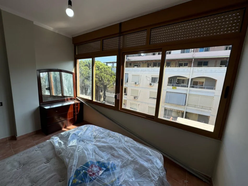 Durres, shitet 1+1 Kati 4, 40 m² 53.000 € (Mali robit)