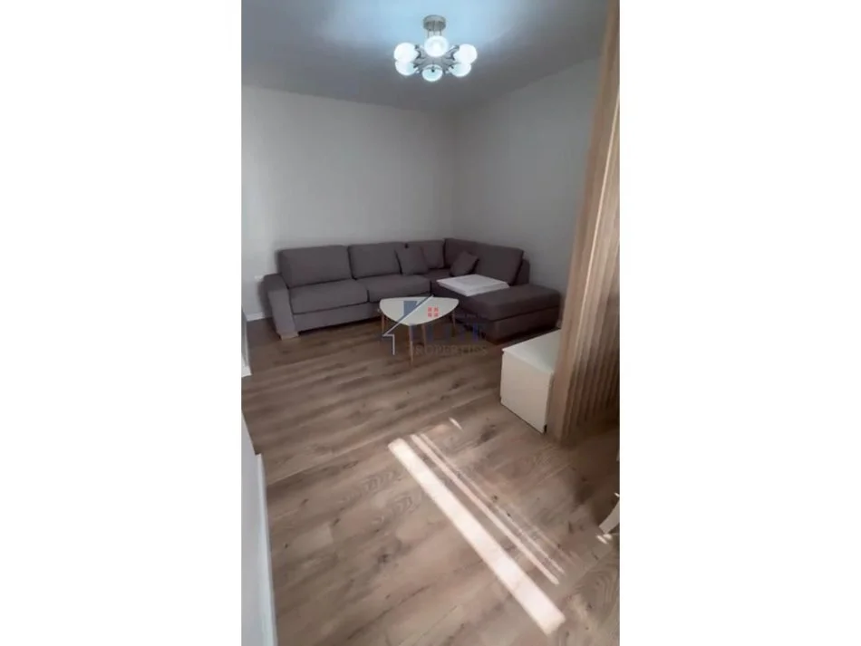 Tirane, jepet me qera apartament 1+1 Kati 3, 60 m² 550 € (Mozaiku i Tiranes)