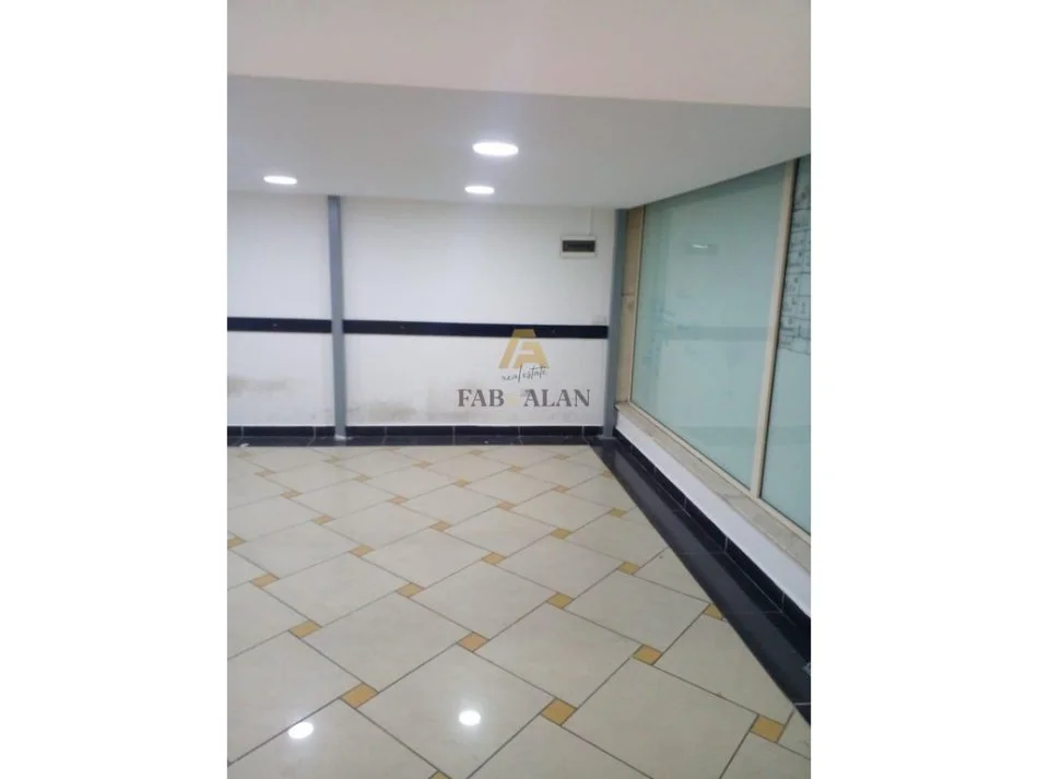 Tirane, jepet me qera ambjent biznesi , 60 m² 600 € (Ish Kinema 17 Nentori)