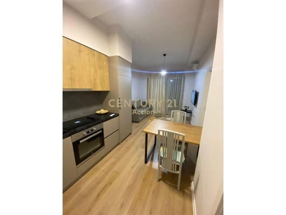 Shitet apartment modern 1+1 tek Kompleksi Magnet ,21 Dhjetori!