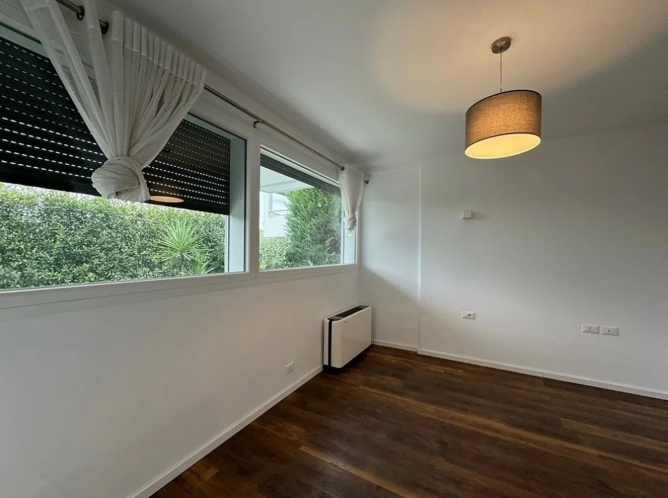 Tirane, shitet Vile , 219 m² 640.000 € 