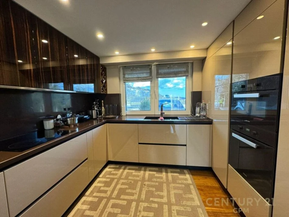 Tirane, shitet Vile 3+1+Ballkon Kati 4, 413 m² 770.000 € (Kodra e Diellit 1)