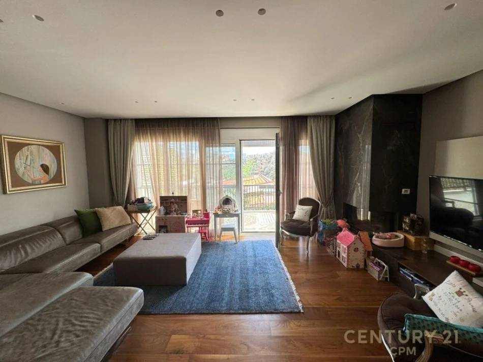 Tirane, shitet Vile 3+1+Ballkon Kati 4, 413 m² 770.000 € (Kodra e Diellit 1)