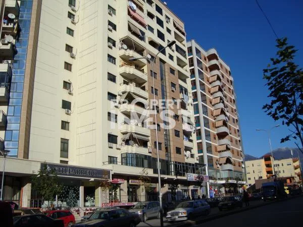 Tirane, shitet 1+1 Kati 8, 137.000 € (STACIONI I TRENIT)