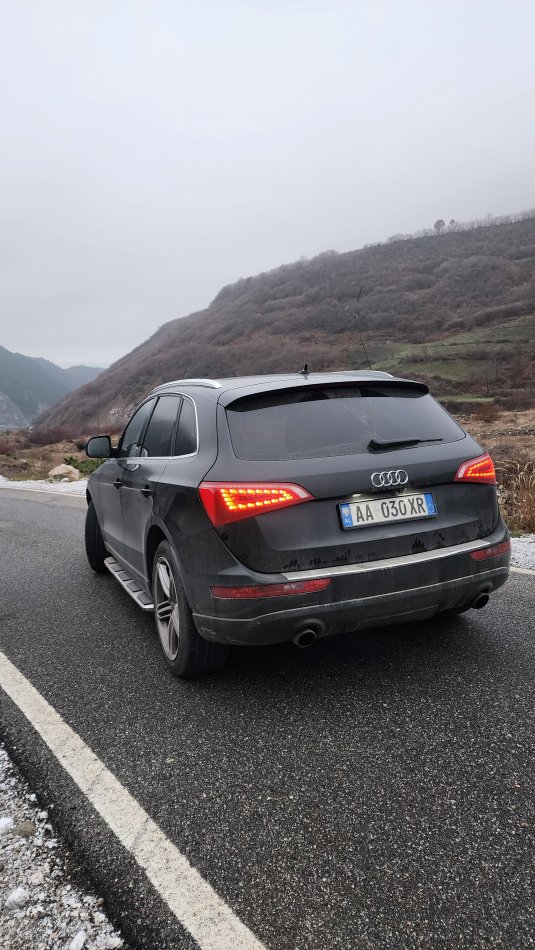 Tirane, shitet SUV Audi q5 Nafte, e zeze tiptronik Klima 357.000 km 11.300 €