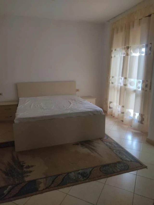 Tirane, jepet me qera apartament 2+1+BLK Kati 2, 100 m² 40.000 Leke (selite)