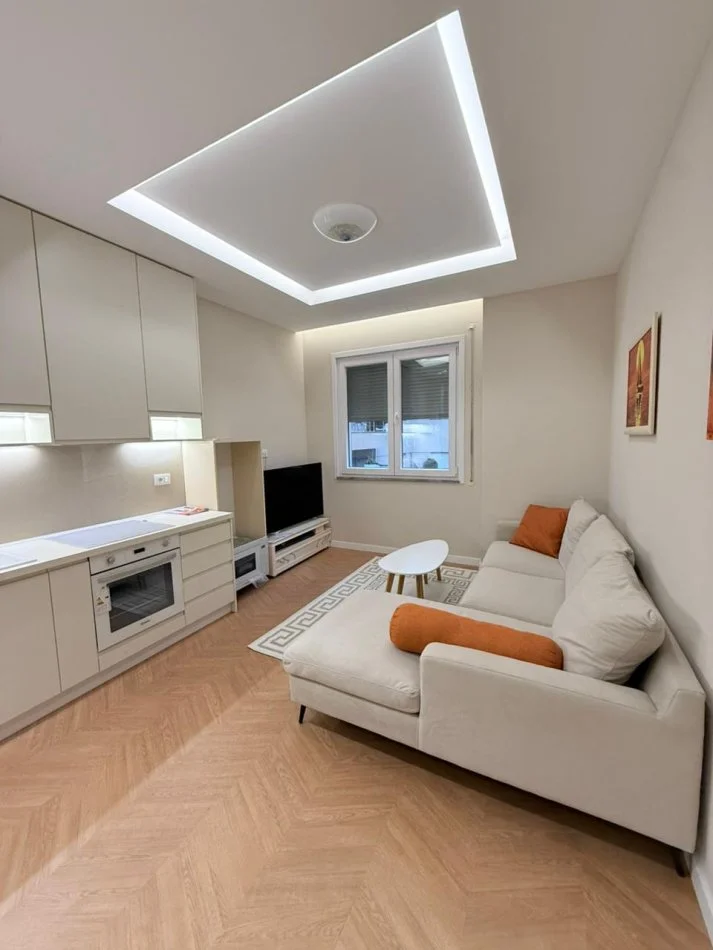 Tirane, jepet me qera apartament 2+1 Kati 4, 90 m² 1.100 € (Liqeni i Thate)