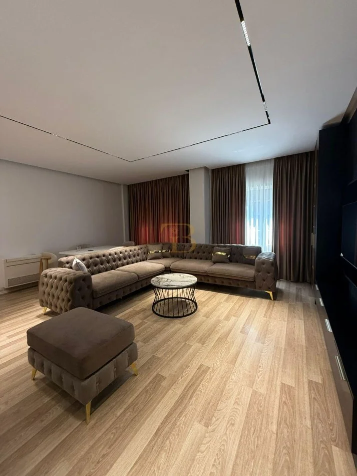 Tirane, jepet me qera apartament 1+1 Kati 4, 130 m² 1.200 € 