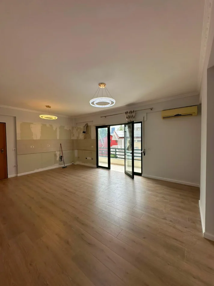 Tirane, shitet apartament 2+1 Kati 3, 78 m² 160.000 € (Don Bosko)