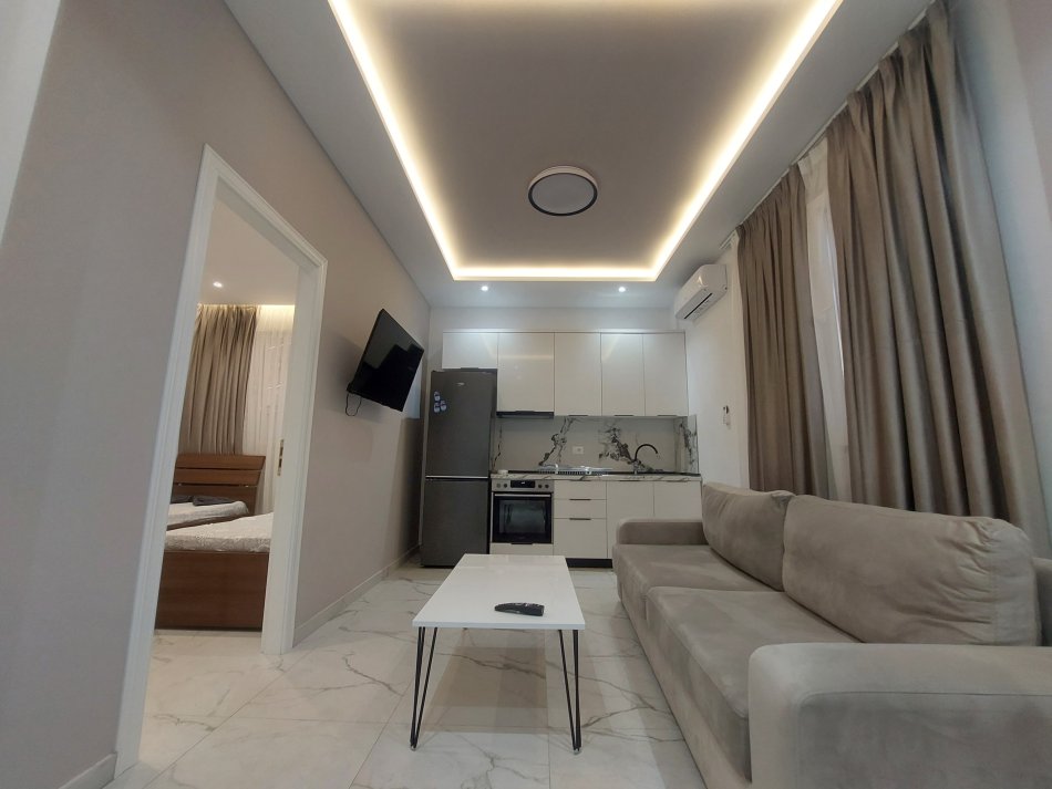 Tirane, jepet me qera apartament 1+1 Kati 1, 60 m² 450 € (Rruga 5 Maji)