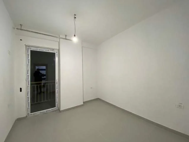 Tirane, jepet me qera apartament 2+1+BLK Kati 4, 92 m² 600 Euro (Rruga e Barikdave)