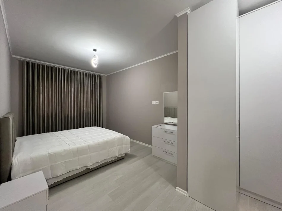 Tirane, jepet me qera apartament 2+1+Ballkon , 120 m² 750 € (Astir, perball Ales Construction)