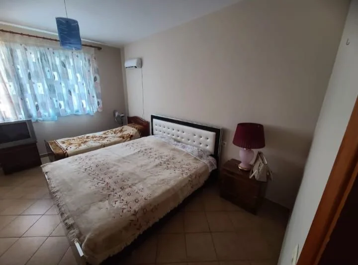 Tirane, jepet me qera apartament 1+1+Ballkon Kati 7, 60 m² 400 € (rruga Aleksander Moisiu)
