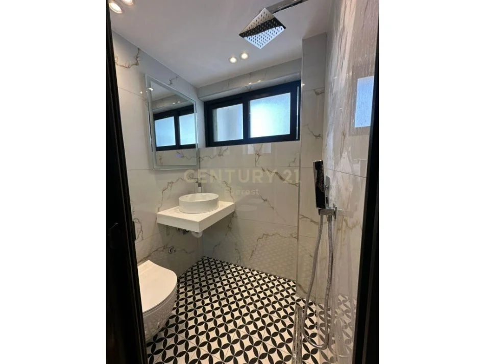 RESTORANT DURRESI, SHESIM APARTAMENT 1+1 DHE GARSONIERE !