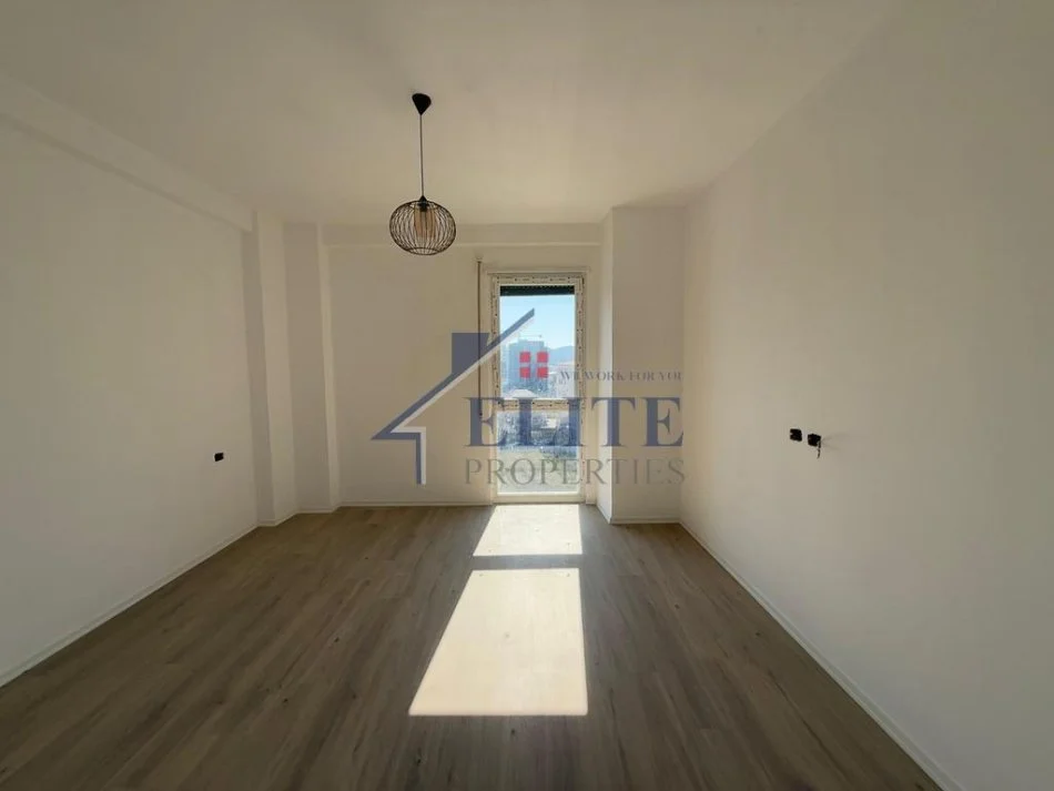 Tirane, jepet me qera apartament 1+1+Ballkon Kati 7, 110 m² 550 € (Fundi i Bulevardrit te Ri)