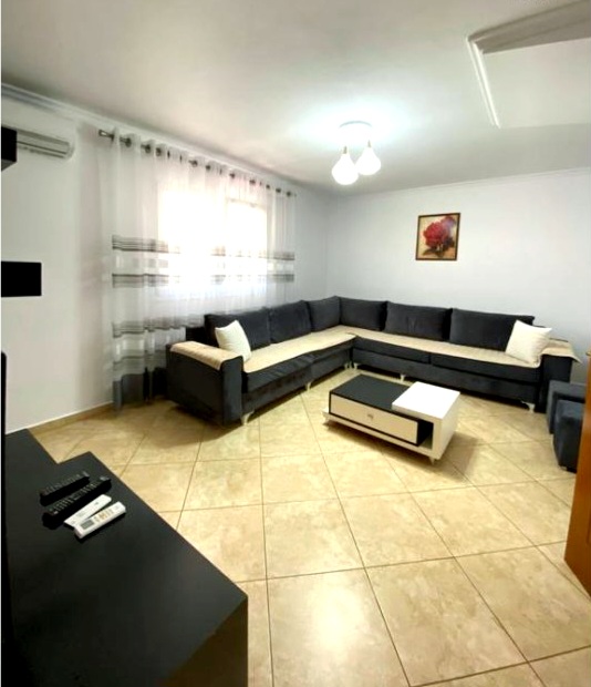 APARTAMENT 3+1 ME QIRA   📍Kodra e Priftit 600 €