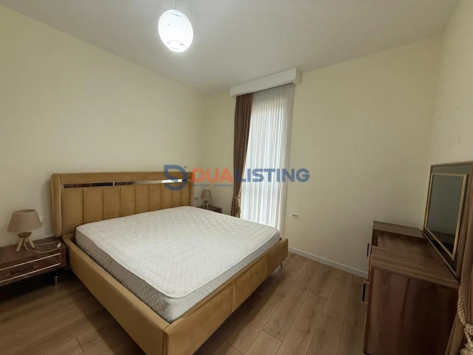 Tirane, jepet me qera apartament 2+1+Ballkon Kati 3, 100 m² 800 € (Rruga Ferit Xhajko)