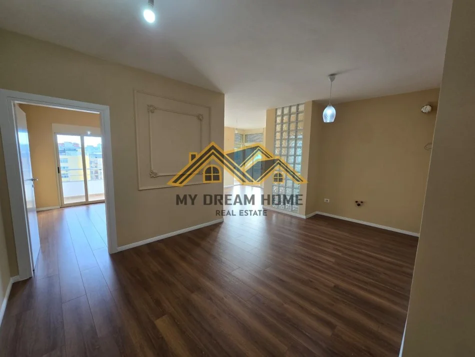 Durres, shitet apartament 2+1+Ballkon Kati 9, 115 m² 160.000 € (POLICIA DURRES)