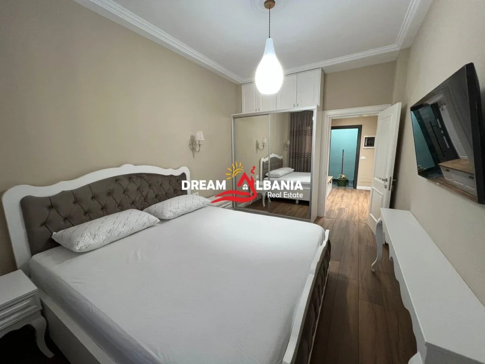 Tirane, jepet me qera apartament 1+1+Ballkon Kati 5, 70 m² 600 € (Prane Shkolles se Baletit)