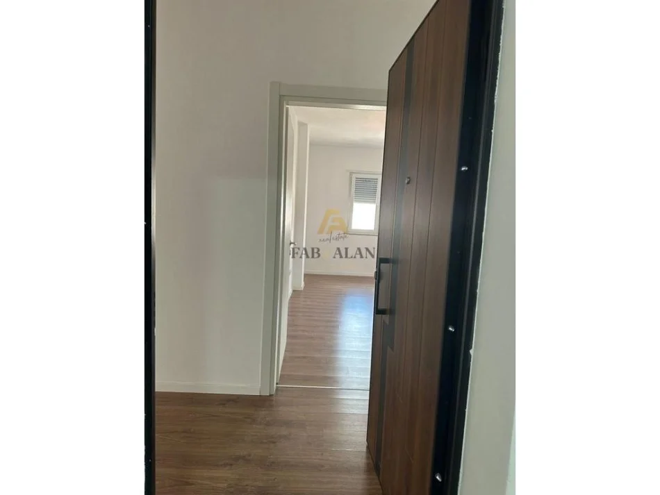 Tirane, shitet apartament 2+1 Kati 4, 96 m² 98.000 € (Kamez)
