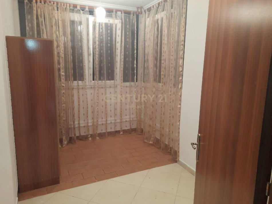 Apartament 2+1 për Qira në Yzberisht, Tiranë - 420€