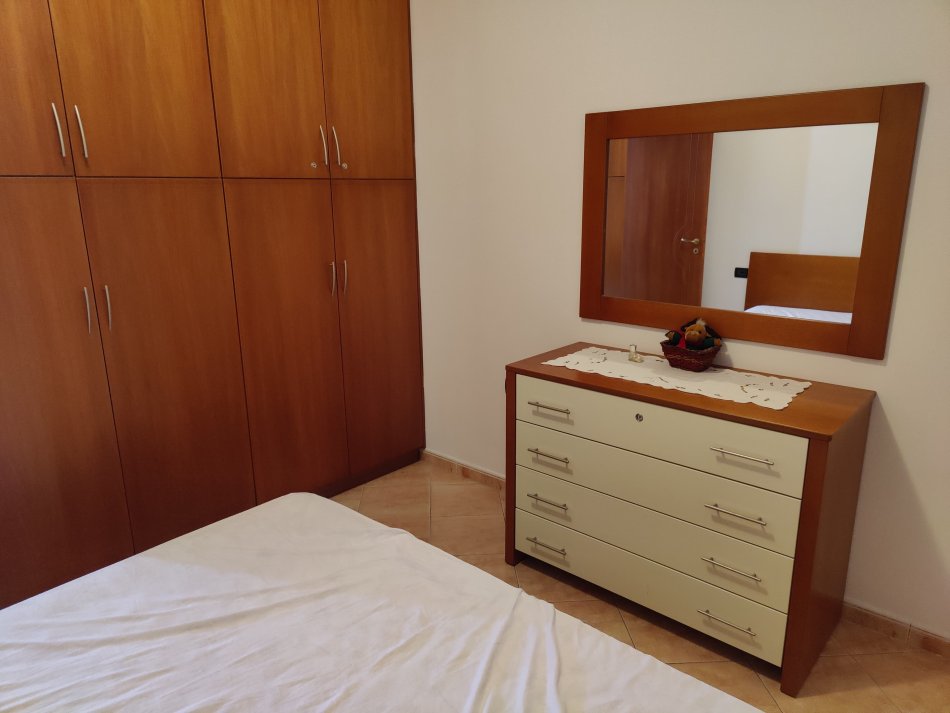 Vlore, jepet me qera apartament 2+1+Ballkon Kati 2, 72 m² 270 € 