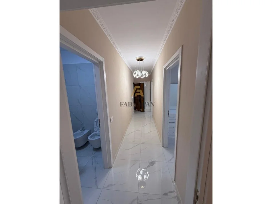 Tirane, jepet me qera apartament 2+1 Kati 4, 90 m² 500 € (Kamez)