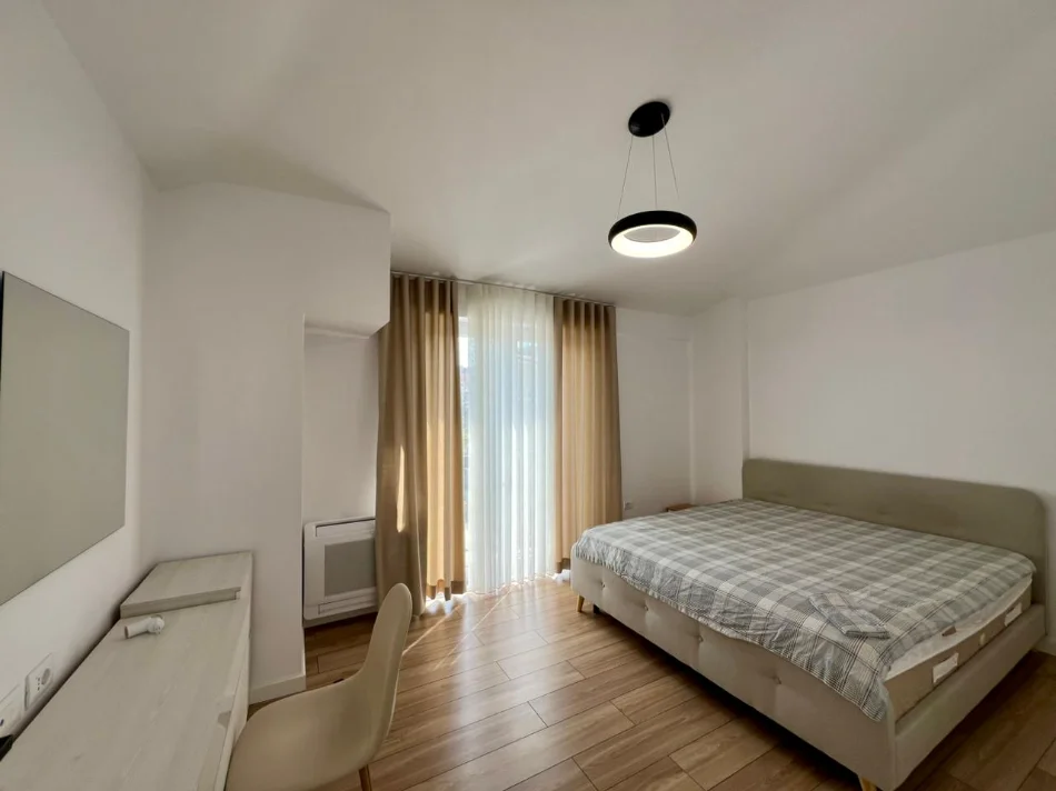 Shqiperi, jepet me qera Vile 4+1 Kati 3, 250 m² 2.500 € (Kompleksi Vilat Lule)