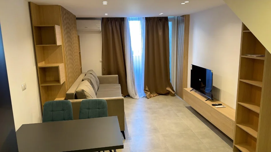 Tirane, jepet me qera apartament duplex Dublex Kati 1, 65 m² 550 € (rruga e elbasanit)