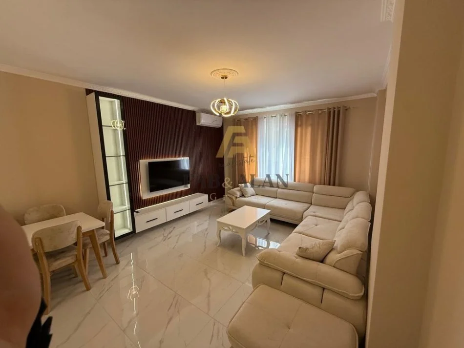 Tirane, jepet me qera apartament 2+1 Kati 4, 90 m² 500 € (Kamez)