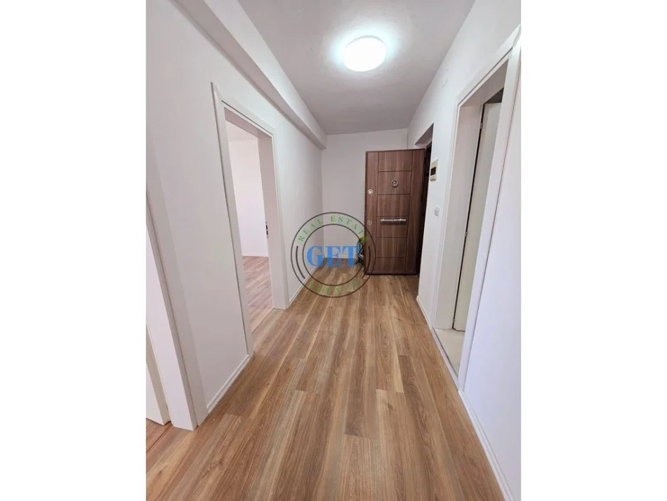 Durres, shitet apartament 2+1 Kati 2, 61 m² 81.000 € (PRANE DREJTORIS SE POLICISE, DURRES)