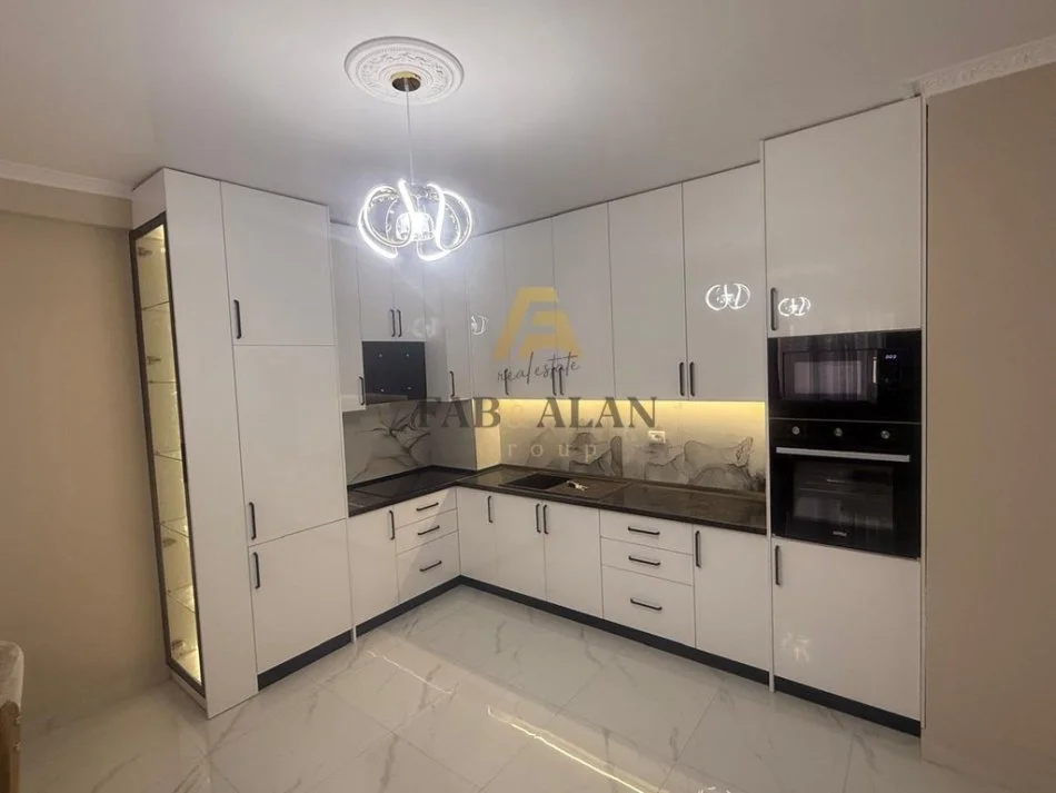 Tirane, jepet me qera apartament 2+1 Kati 4, 90 m² 500 € (Kamez)