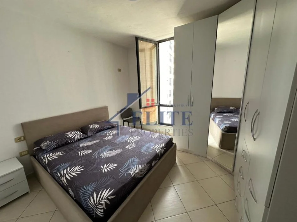 Tirane, shitet apartament 2+1+Ballkon Kati 4, 70 m² (Yzberisht)