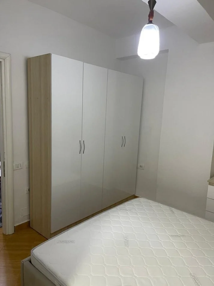 Tirane, jepet me qera garsonier 1+1 Kati 2, 40 m² 320 € (Loni Ligori)