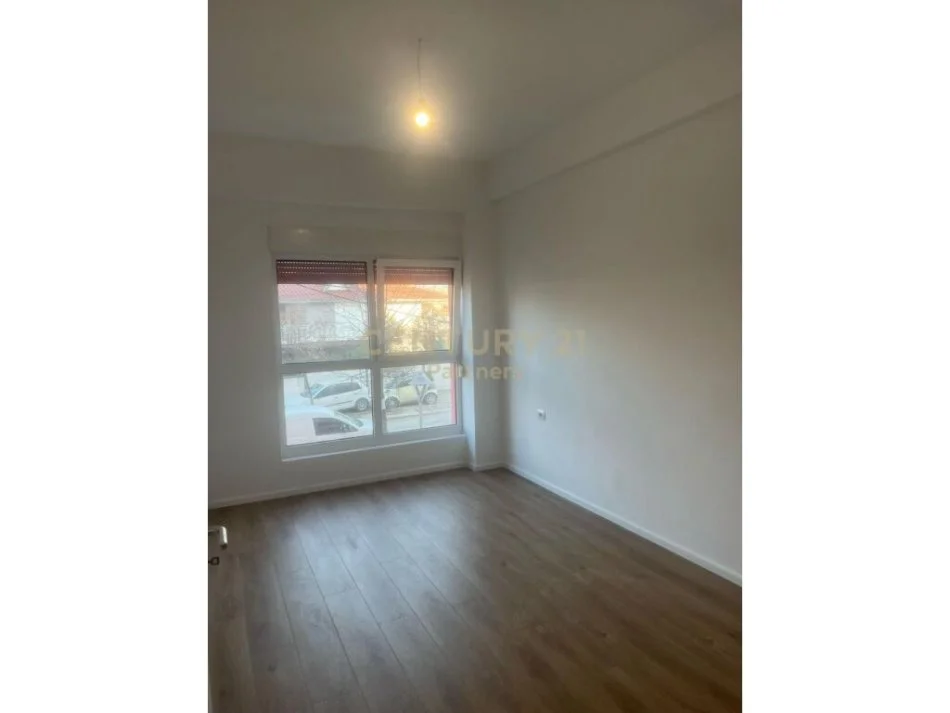 Tirane, jepet me qera apartament 1+1 Kati 2, 53 m² 330 € (Ali Dem, te Rezidenca Kaimi)