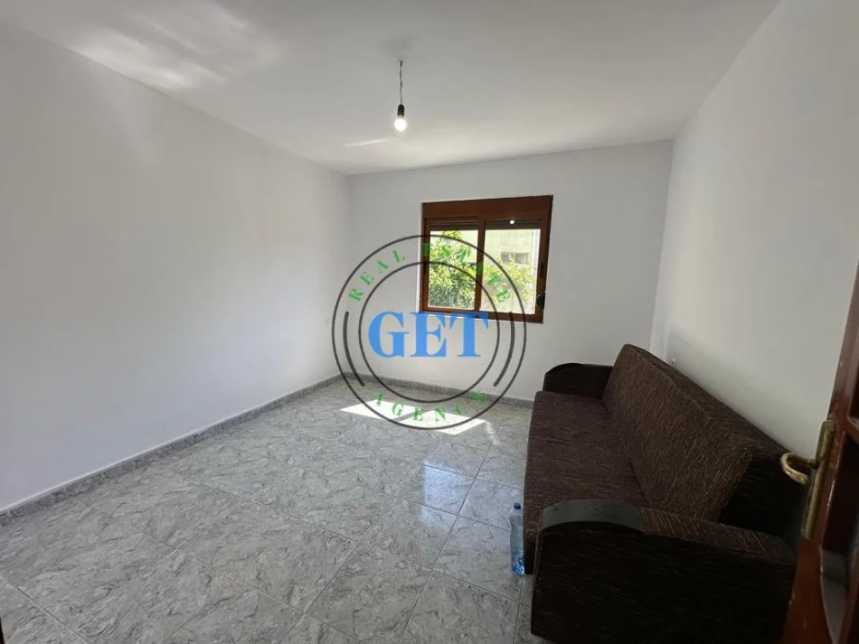 Durres, shitet apartament 2+1 Kati 2, 75 m² 78.000 € (Tek Stadiumi, Durres)