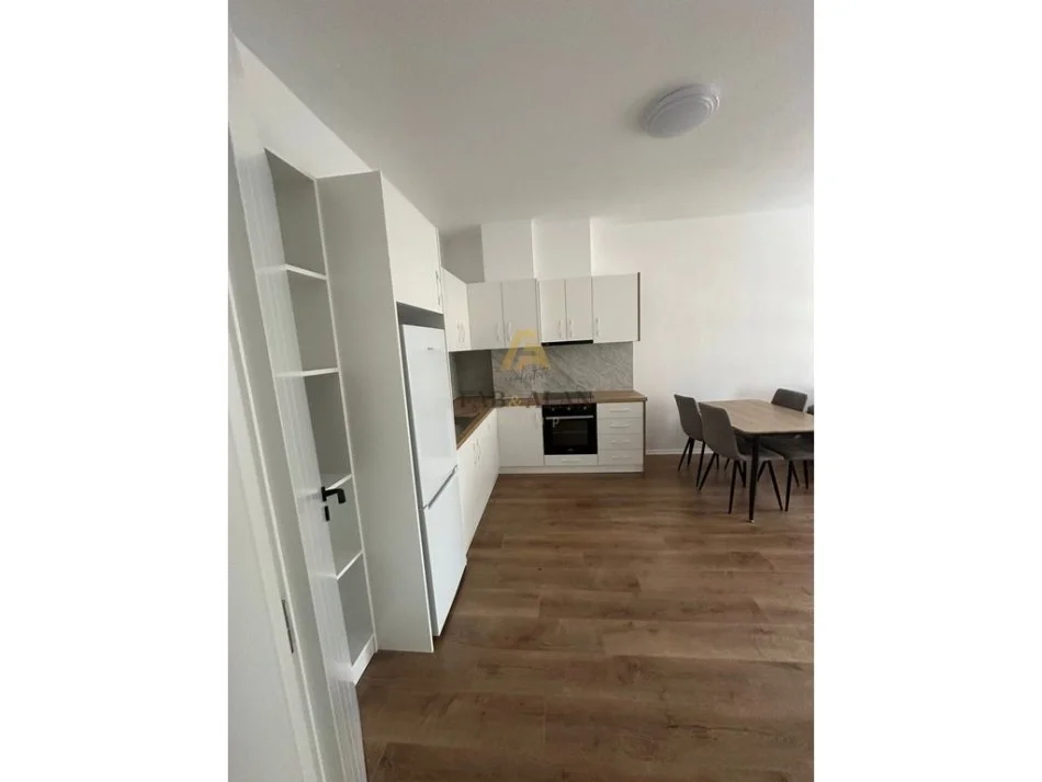 Tirane, jepet me qera apartament 3+1 Kati 2, 120 m² 500 € (Kamez)