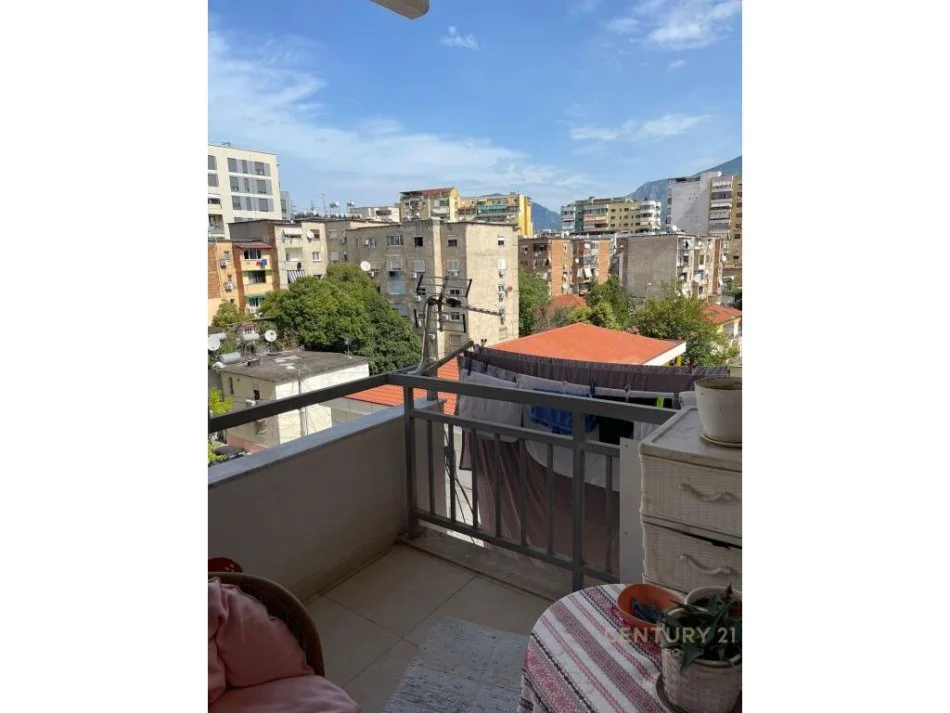 Apartament 2+1+2 prane Ministrise se Jashtme