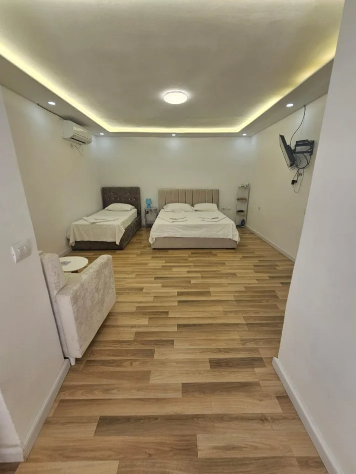 Tirane, jepet me qera apartament 1+1 Kati 1, 39 m² 550 € 