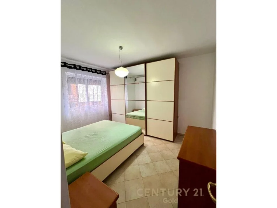 PER QIRA APARTAMENT 3+1 AFËR QENDRËS