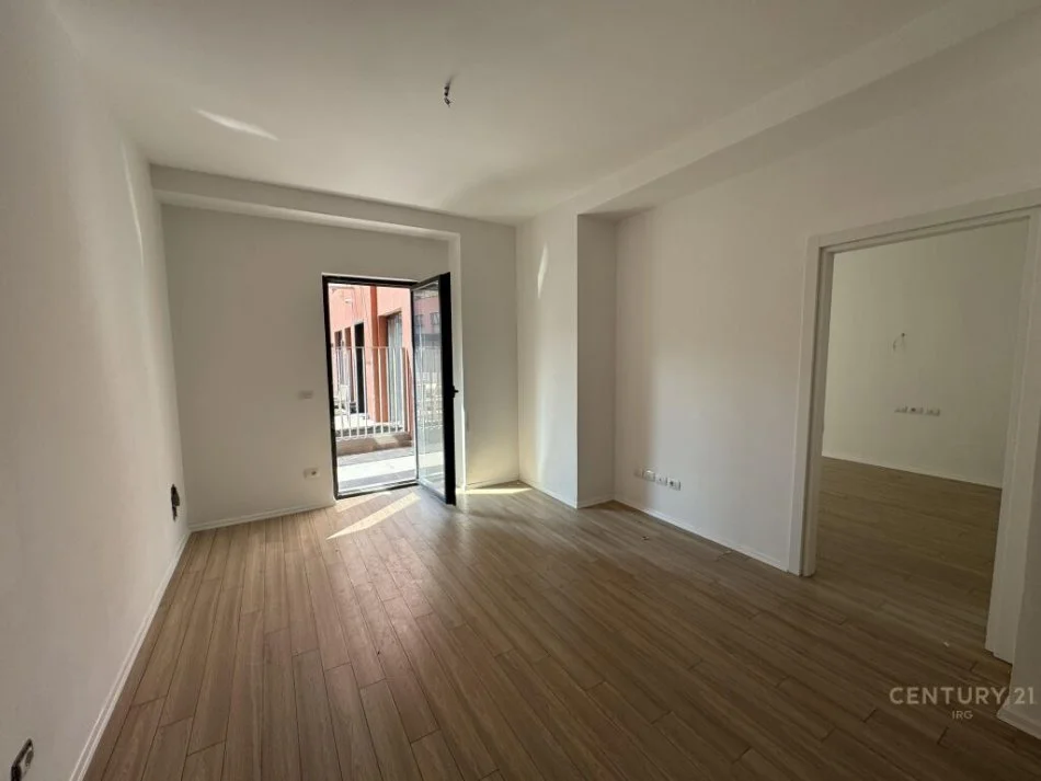 JEPET ME QIRA APARTAMENT 1+1 TEK GARDEN BUILDING !