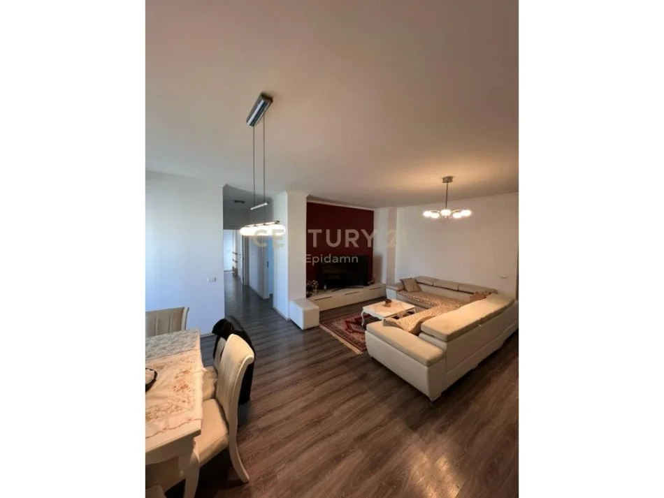 SHITET APARTAMENT 3+1+2 ME PAMJE DETI NE VOLLGA !