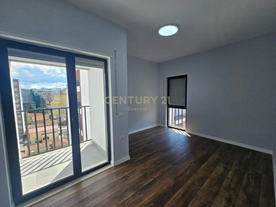 Prane Viles Gold, Shitet Apartament 3+1!