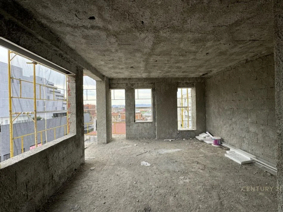 SHITET APARTAMENT 2+1+2 TEK RRUGA 5 MAJI !