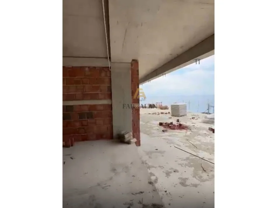 Dhermi - Palase, shitet apartament 1+1 Kati 2, 95 m² 432.680 € (Palase)