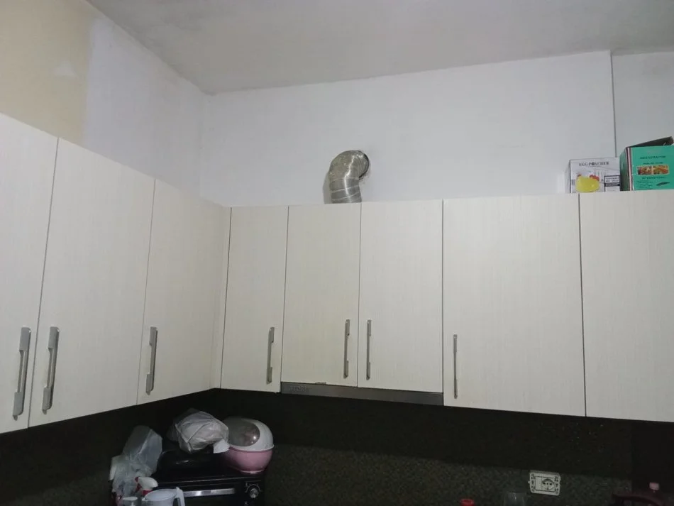 Tirane, jepet me qera apartament 2+1+Aneks+Ballkon Kati 3, 100 m² 350 € (Yzberisht)