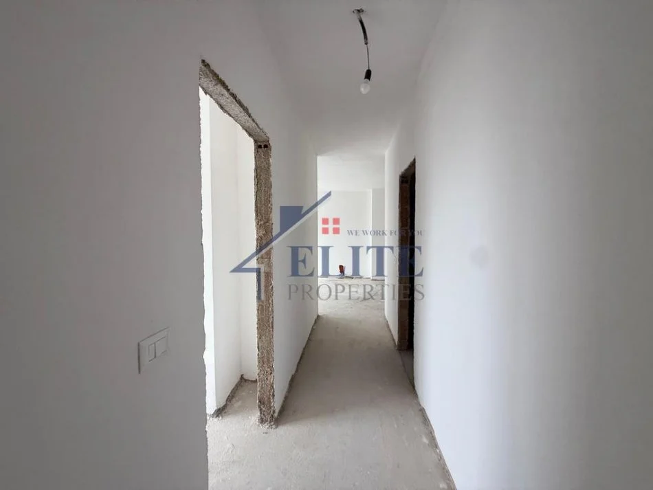 Tirane, shitet apartament 2+1+Ballkon Kati 9, 122 m² 177.000 € (Aura Kompleks)