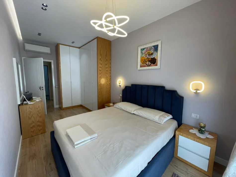 Tirane, jepet me qera apartament 1+1 Kati 9, 70 m² 650 € (Kompleksi Kontakt)